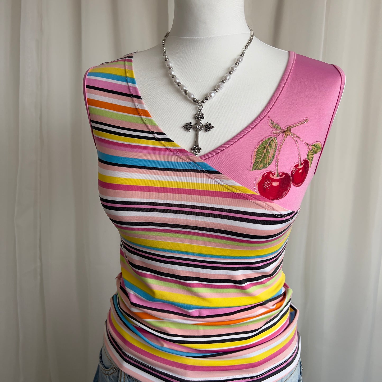 00s Cherry Crop Top - Size S